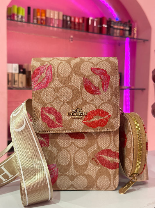 Mensajera Besos Dupe Coach