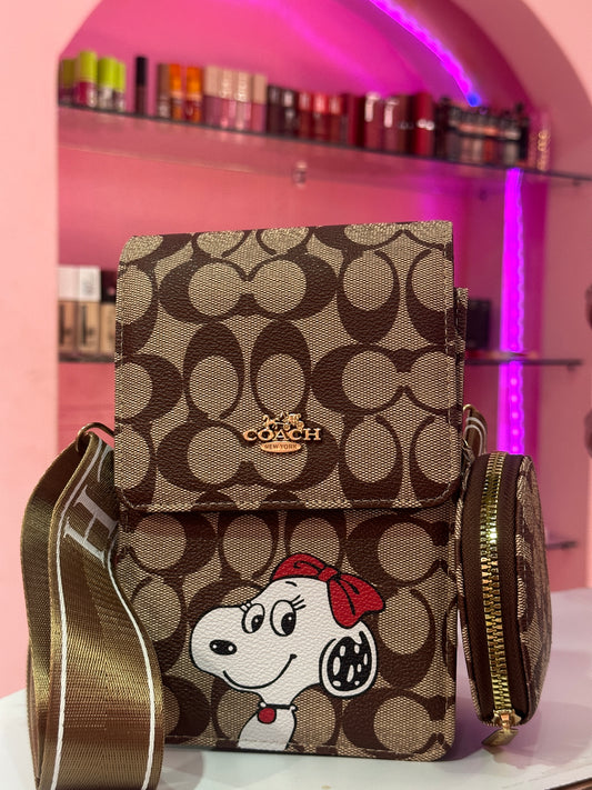 Mensajera Snoopy Dupe Coach